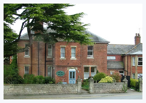 Nursing Home Accommodation & Finding an Old People's Home Near You